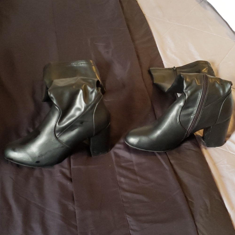 Calf height black bonded leathe boots